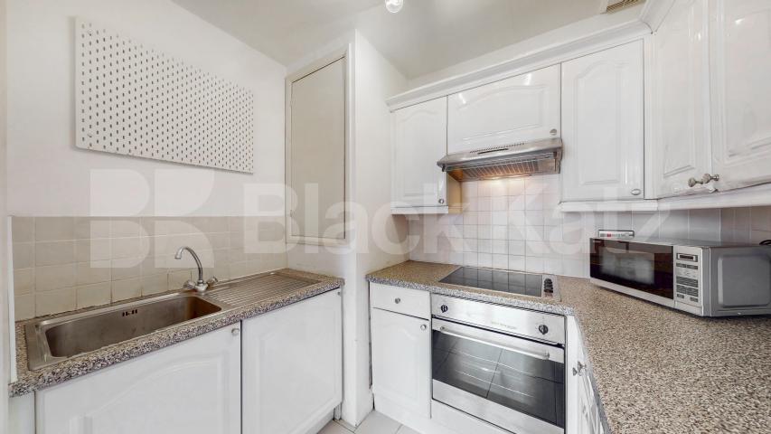 Modern Apartment Sinclair Gardens, Shepherds Bush